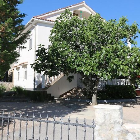 Apartments Nadenic Šilo Kültér fotó